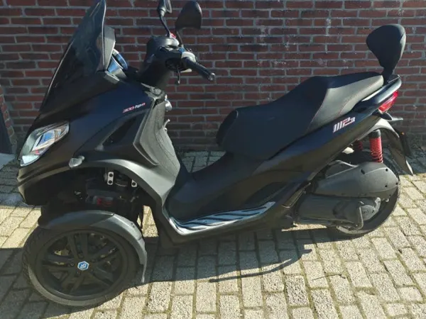 Year unknown Piaggio MP3 300 HPE Sport 2019 | 10.560 km | Matzwart - Bidding (1/1)