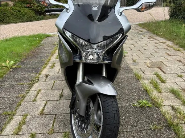 2010 Honda VFR1200F – 2010 – 58.254 km – Zeer Compleet - € 6.450 (1/1)