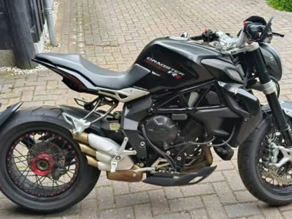 2016 MV Agusta Brutale 800 RR Dragster-Krachtige Naked Bike - Bieden (1/1)