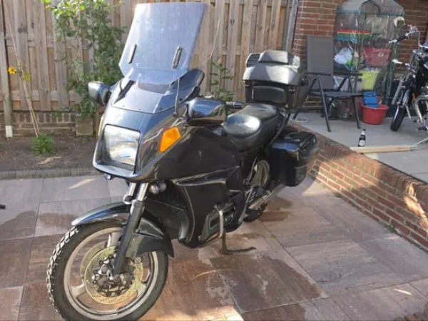 Bouwjaar onbekend BMW K1100LT Antracietgrijs en Yamaha Diversion 600 Rood - Prijs op aanvraag (1/1)