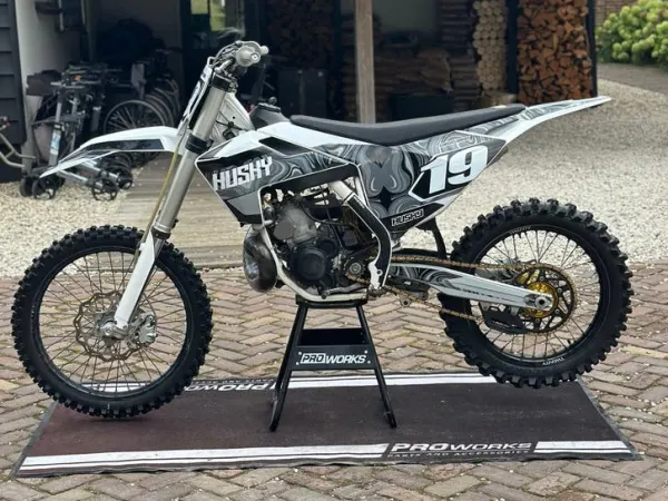 2018 Husqvarna tc 250 uit 2018 - € 3.850 · Bieden (1/1)