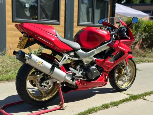 1997 Honda VTR1000F Firestorm - € 2.450 (1/1)