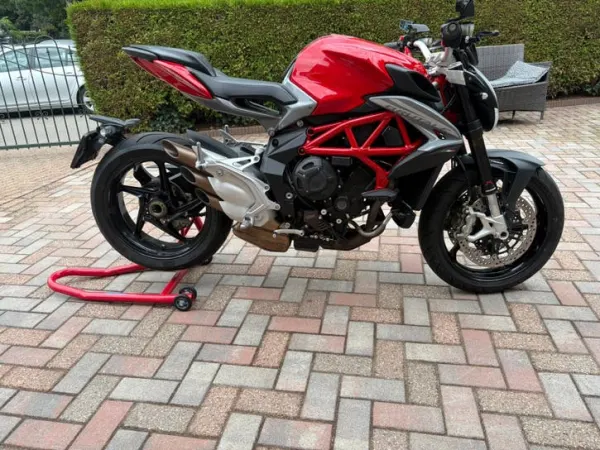 Bouwjaar onbekend MV Agusta Brutale 800 - € 5.600 (1/1)