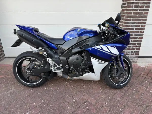 2011 Yamaha YZF-R1 - €9,500 (1/1)