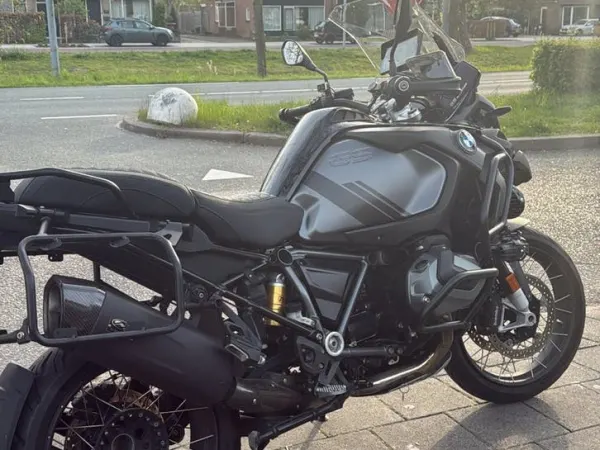 Bouwjaar onbekend BMW R 1250 R - € 27.000 · Bieden (1/1)