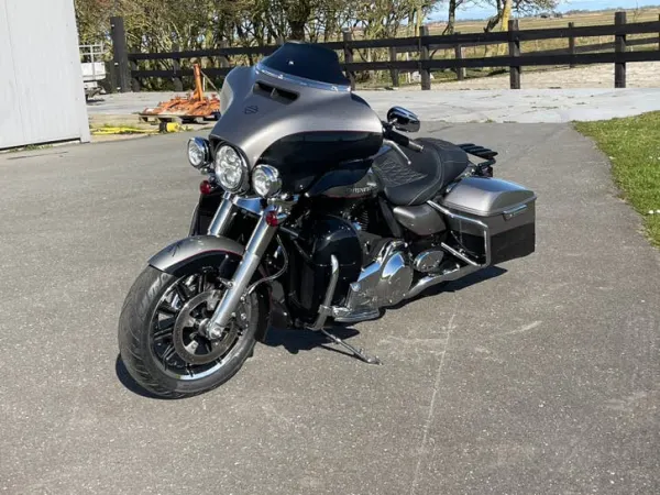 2016 Harley-Davidson 5HD Touring Ultra 103-2016-Topstaat! - € 17.999 · Bieden (1/1)