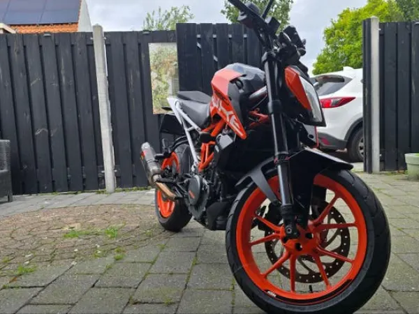 2018 KTM 390 Duke - €3,250 · Bidding (1/1)