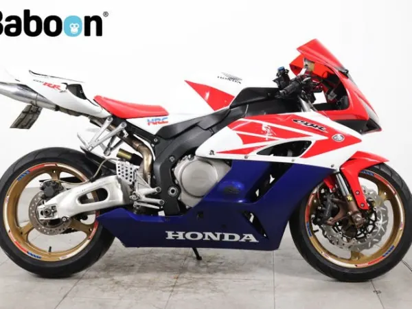 2004 Honda CBR 1000 RR Fireblade - €3,950 (1/1)