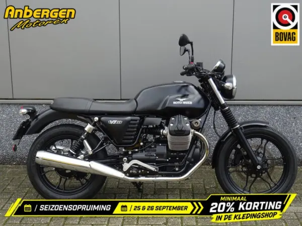 2015 Moto Guzzi V 7 II Stone - € 6.245 (1/1)