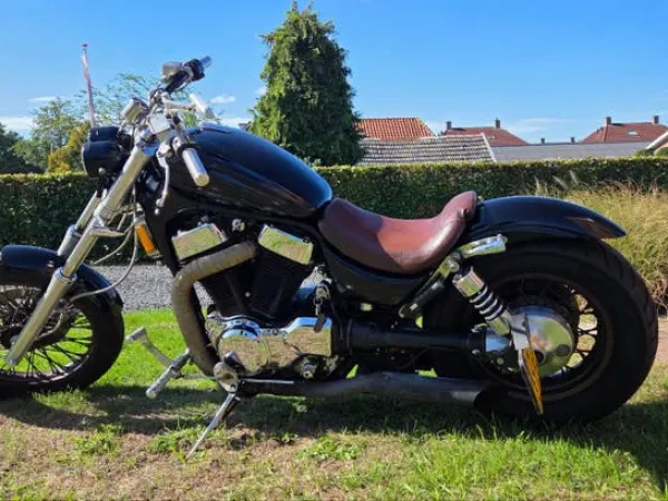 1987 Suzuki Intruder 1400-Unieke Custom Motor - €3,800 · Bidding (1/1)