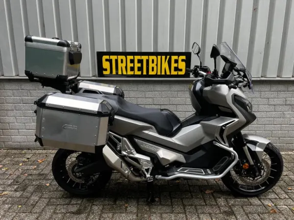2020 Honda X-ADV (bj 2020) - € 11.250 (1/1)