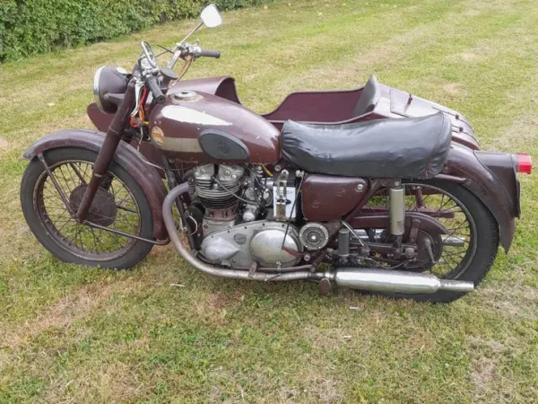 Year unknown Ariel Twin 1955 met Zijspan - €4,200 · Bidding (1/1)