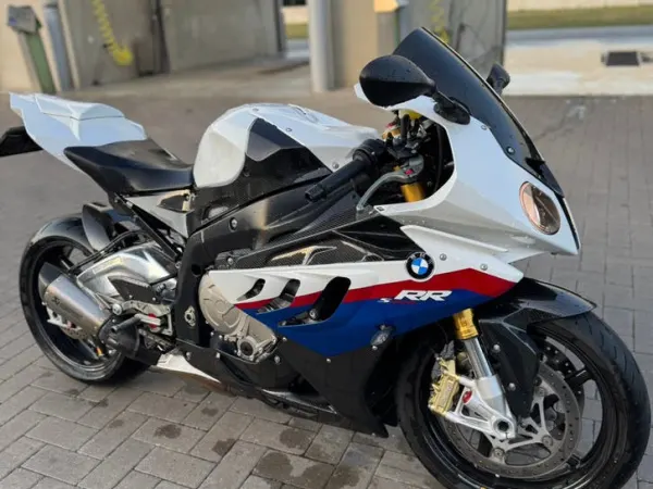 2010 BMW S1000RR HP Akrapovic Carbon Wheels Quikshifter - € 13.595 · Bieden (1/1)