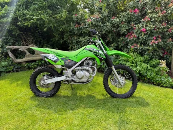 Bouwjaar onbekend Kawasaki Kwasaki KLX 140R (pitbike/crossmotor) - € 3.195 · Bieden (1/1)