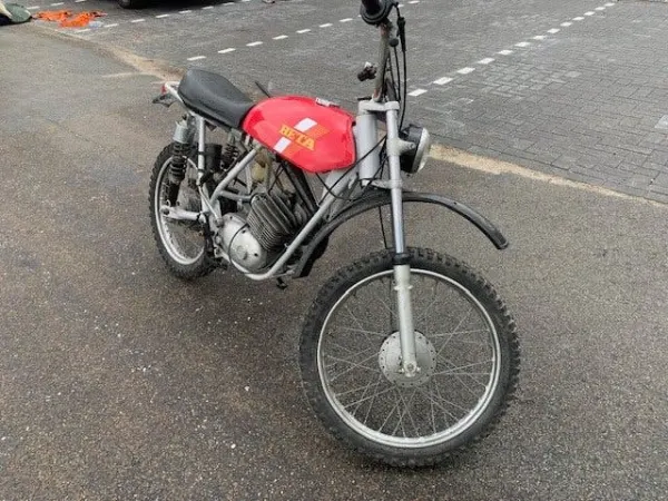 1975 Beta 2-takt Cross T50 Enduro 1 Cilinder Rood Betamotor 1976 - €2,950 · Bidding (1/1)