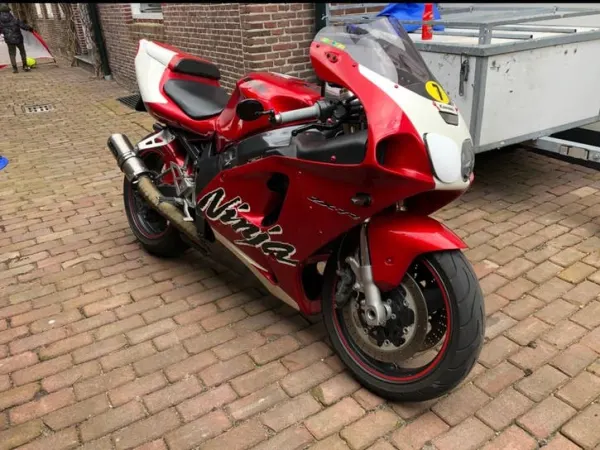 Bouwjaar onbekend Kawasaki Ninja ZX-7R Sportmotor-Klassieker - € 1.750 · Bieden (1/1)