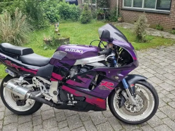 1991 Suzuki gsxr1100 - €2,450 · Bidding (1/1)