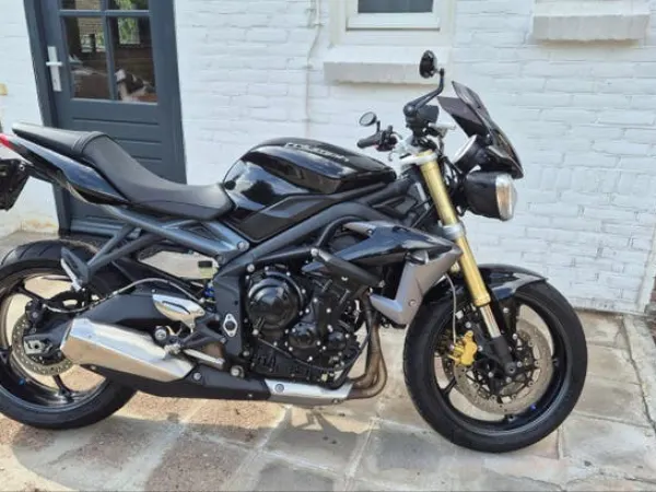 2013 Triumph Street Triple 675 - €5,350 · Bidding (1/1)