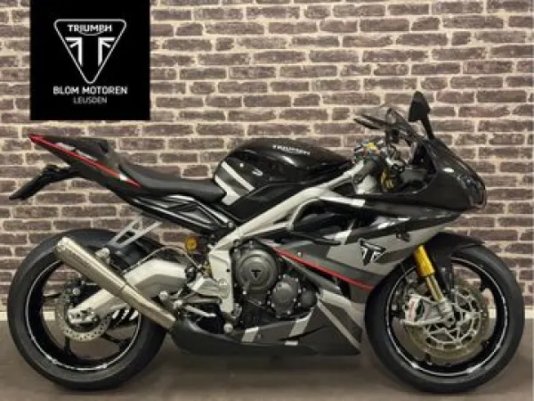2020 Triumph Daytona MOTO2 765 Badge 643 (bj 2020) - €14,999 · Bidding (1/1)