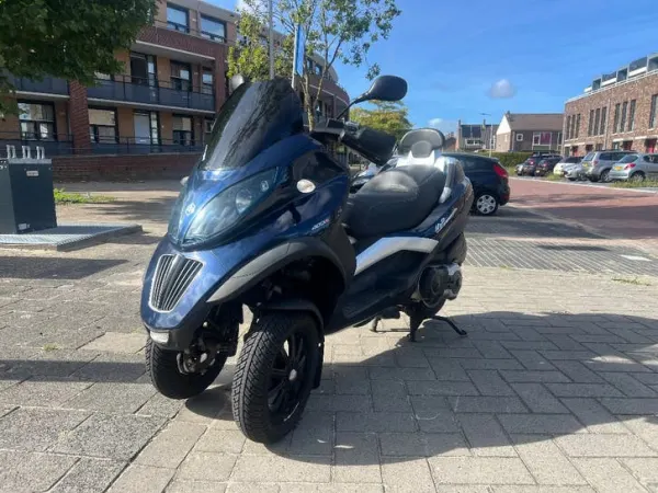 2009 Piaggio mp3 400 - € 2.500 · Bieden (1/1)