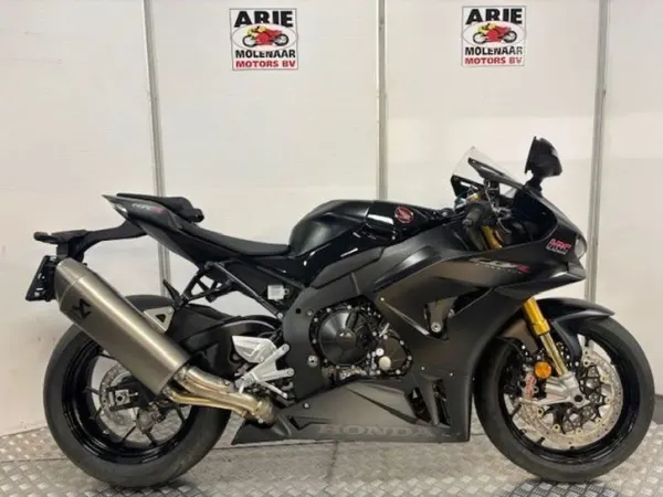 2026 Honda CBR1000RR-R SP (bj 2025) - €28,995 (1/1)