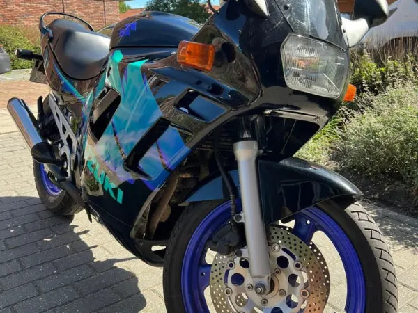 1993 Suzuki GSX 600 - € 1.375 · Bieden (1/1)