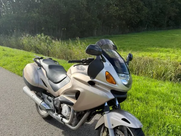 1998 Honda Deauville - € 1.300 · Bieden (1/1)