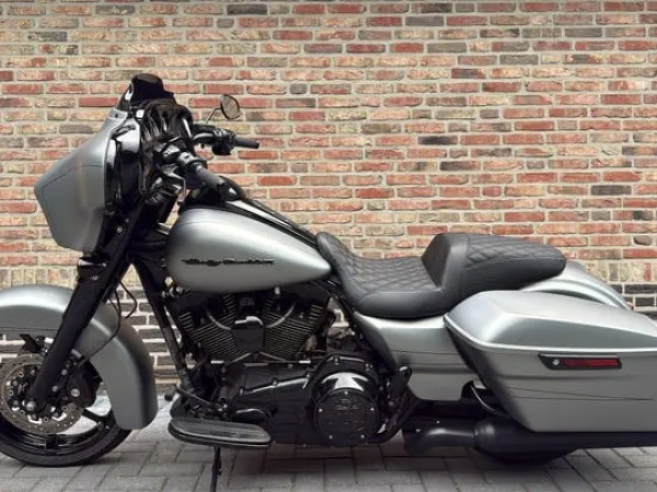 2016 Harley-Davidson 103 FLHXS Streetglide Street Glide Special m - € 16.945 (1/1)
