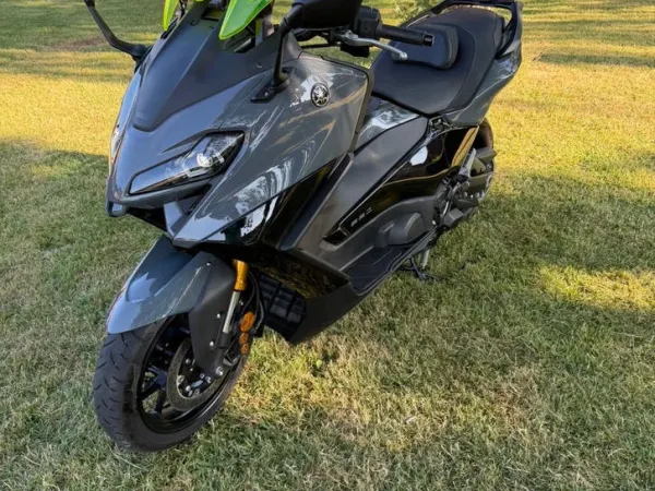 2022 Yamaha Tmax - Bieden (1/1)