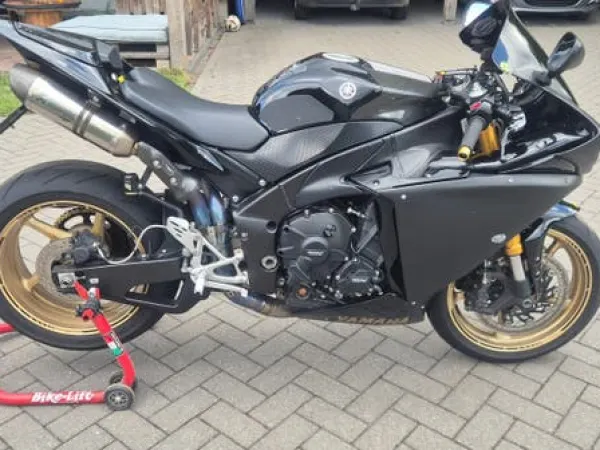 Year unknown Yamaha r1 2009 Midnight Black - €8,950 (1/1)