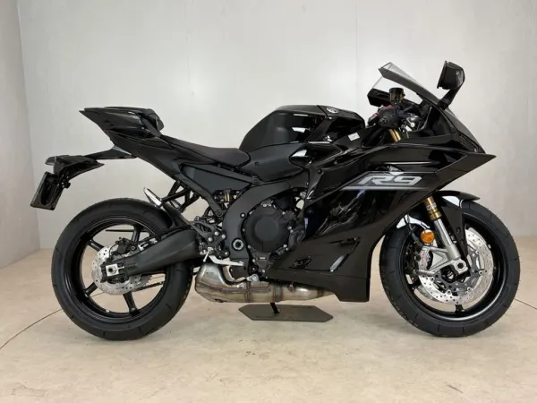 2026 Yamaha YZF R9 - €15,699 · Bidding (1/1)