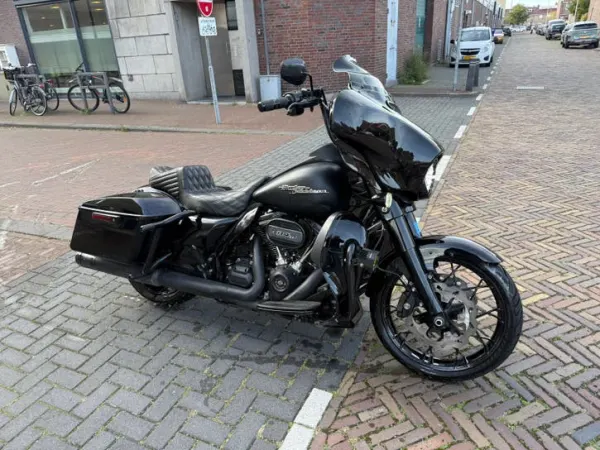2022 Harley-Davidson Streetglide - Bieden (1/1)