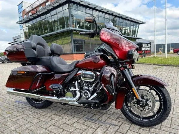 2018 Harley-Davidson Flhtkse CVO FLHX Streetglide (bj 2018) - €33,950 · Bidding (1/1)
