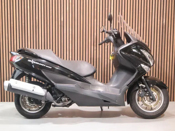 2016 Suzuki UH200 Suzuki Burgman 200!! (bj 2016) - € 3.250 (1/1)