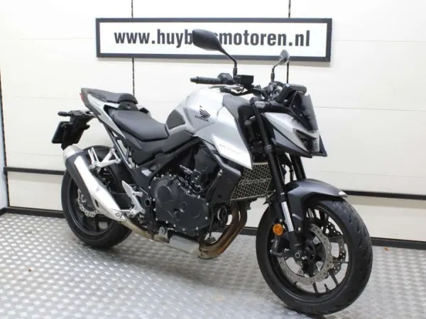 2025 Honda CB 750 - € 7.900 (1/1)
