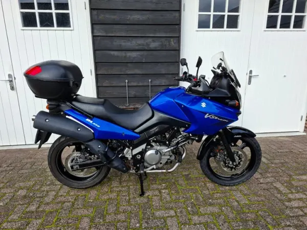 Year unknown Suzuki DL 650 Vstrom ABS 2008 Topkoffer, beurt! DL650 - €2,950 · Bidding (1/1)