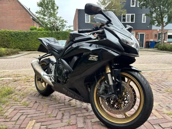 2010 Suzuki GSX-R 600 - €5,950 · Bidding (1/1)
