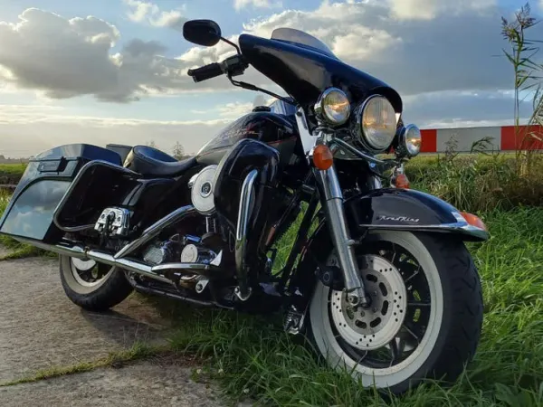 1994 Harley-Davidson Road King - €8,350 · Bidding (1/1)