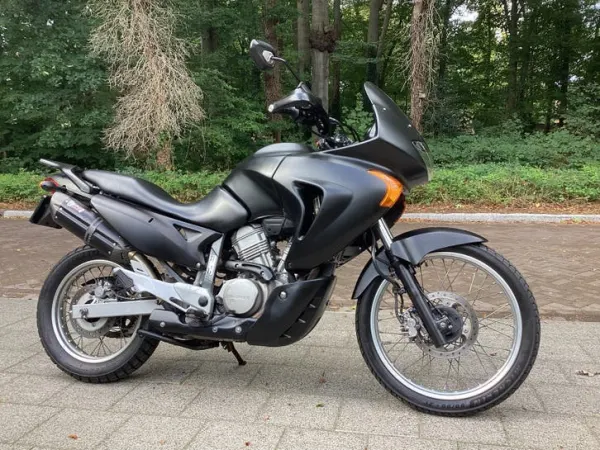 2004 Honda Trans-alp XL650v uit 2004, 65.000km - € 2.400 (1/1)