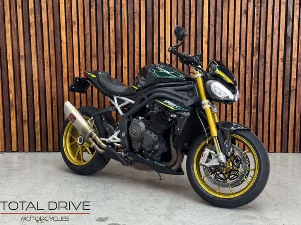 2022 Triumph Speed Triple 1200 RS | Special | Bomvol (bj 2022) - € 16.450 · Bieden (1/1)