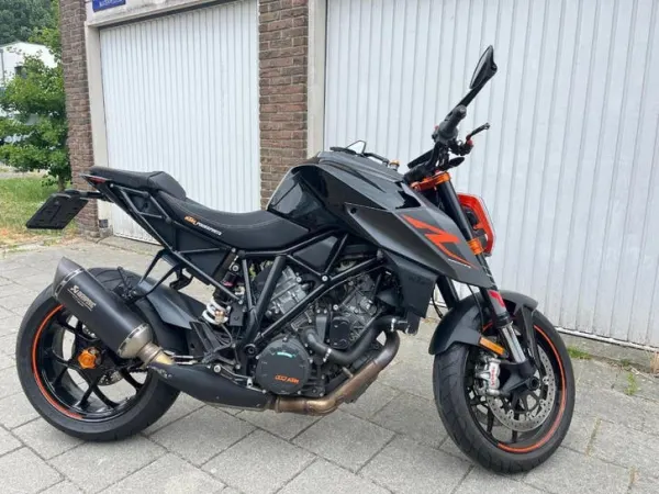 2017 KTM Superduke 1290R ABS-Augustus 2017 - €10,750 (1/1)