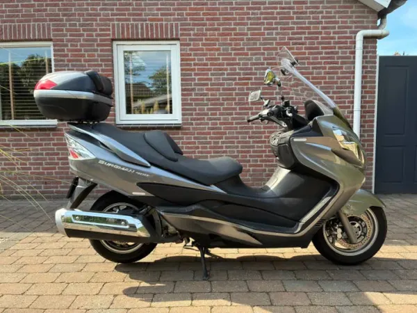 2009 Suzuki Burgman 400 - € 2.895 (1/1)