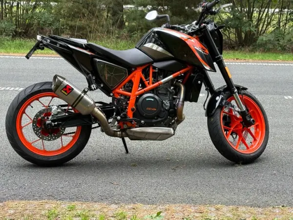 2016 KTM Duke 690 R-Naked Bike met Akrapovic Uitlaat - €5,950 (1/1)