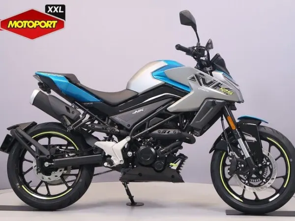 2026 Cfmoto 125 NK (bj 2026) - € 3.799 · Bieden (1/1)