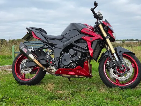 Year unknown Suzuki GSR 750 - €7,000 · Bidding (1/1)