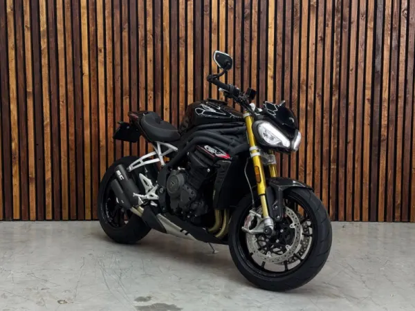 2021 Triumph Speed Triple 1200 RS - € 15.450 · Bieden (1/1)