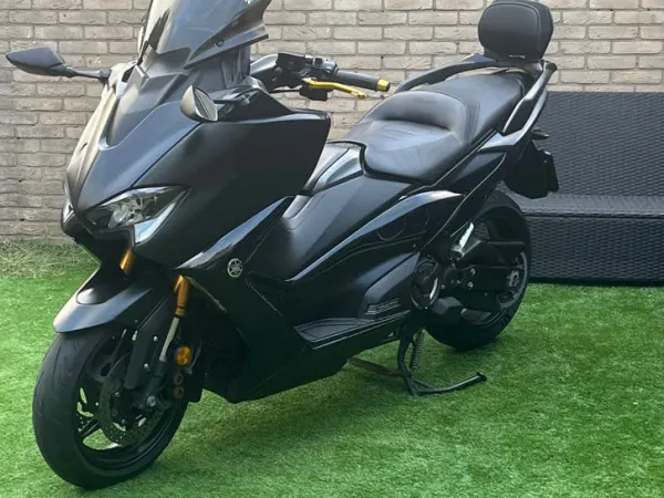 2020 Yamaha Tmax 560 - €7,950 (1/1)