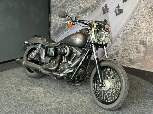 2016 Harley-Davidson Fxdb Street Bob 103 (bj 2016) - € 14.990 · Bieden (1/1)