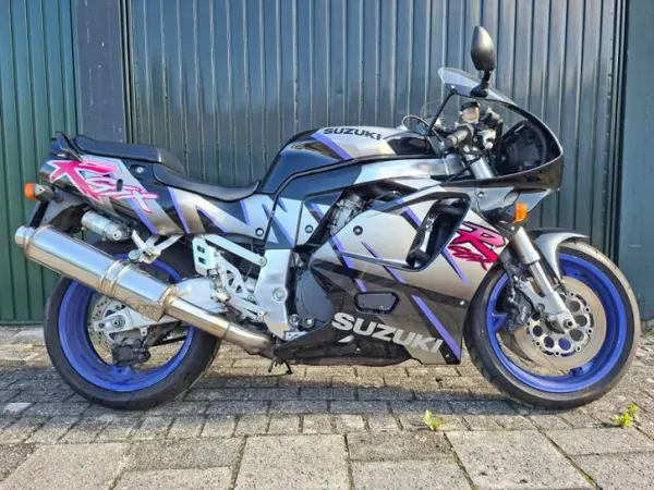 1992 Suzuki GSXR750 GSX-R1100 oliegekoe) - €2,975 · Bidding (1/1)
