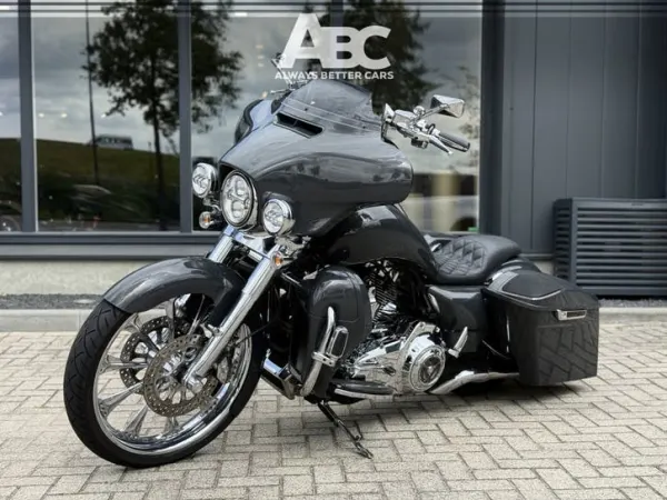 2014 Harley-Davidson FLHX Street Glide Screamin' Eagle Custom 23" - €29,900 (1/1)
